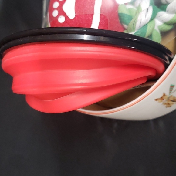 Eccolo NWT Holiday Dog Design Bowl with Collapsible Dish, Toy & Pet Waste Bags - Picture 5 of 7